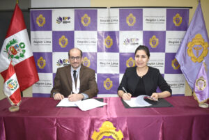Los representantes del COL y Altasalud momentos antes de estampar sus firmas.